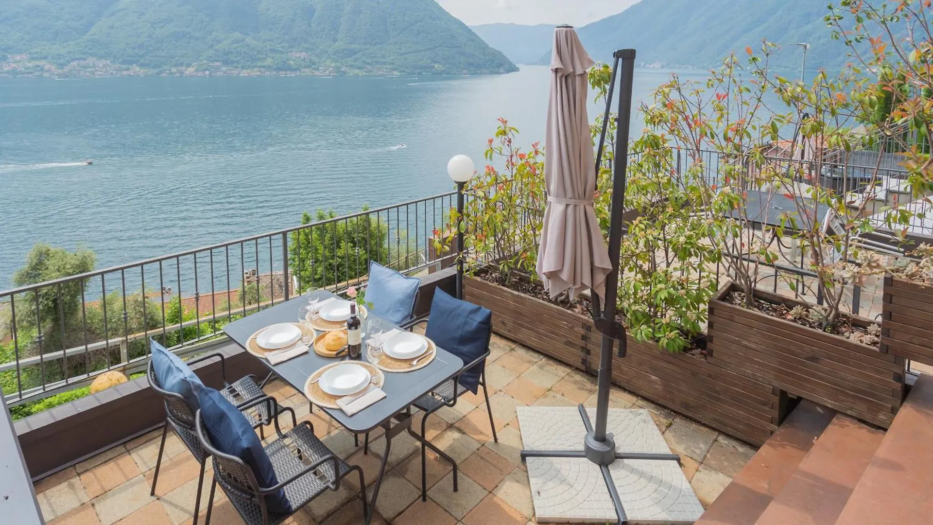 Colonno Blue Bliss Apartment By Rent All Como