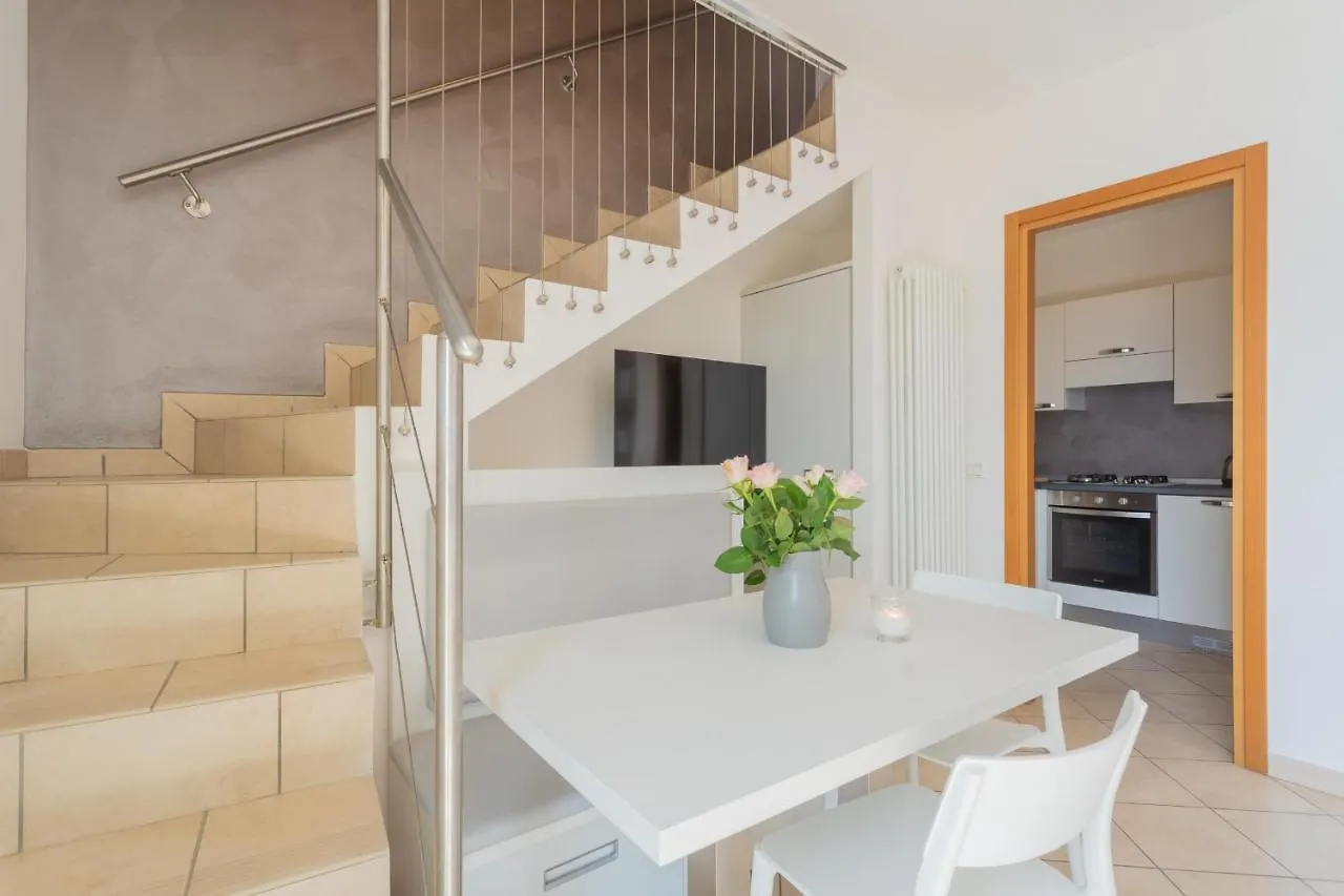 Blue Bliss Apartment By Rent All Como Colonno 0*,