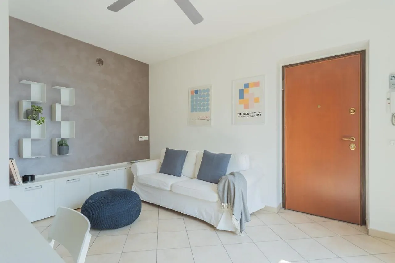 Blue Bliss Apartment By Rent All Como Colonno 0*,