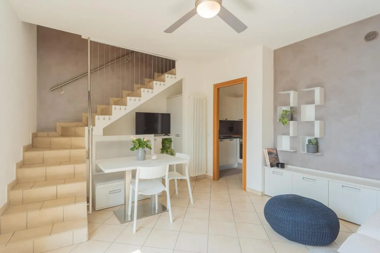 Blue Bliss Apartment By Rent All Como Colonno İtalya