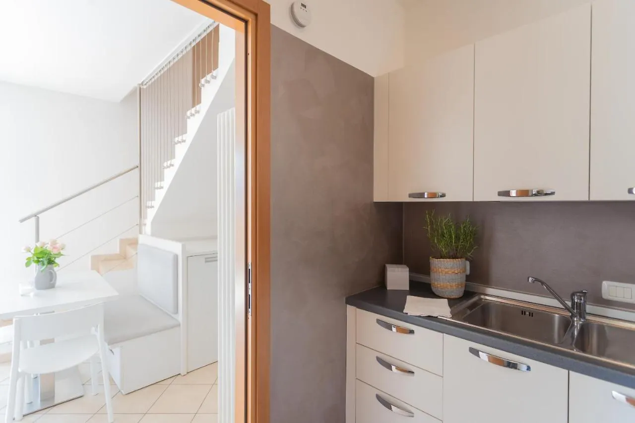 Blue Bliss Apartment By Rent All Como Colonno