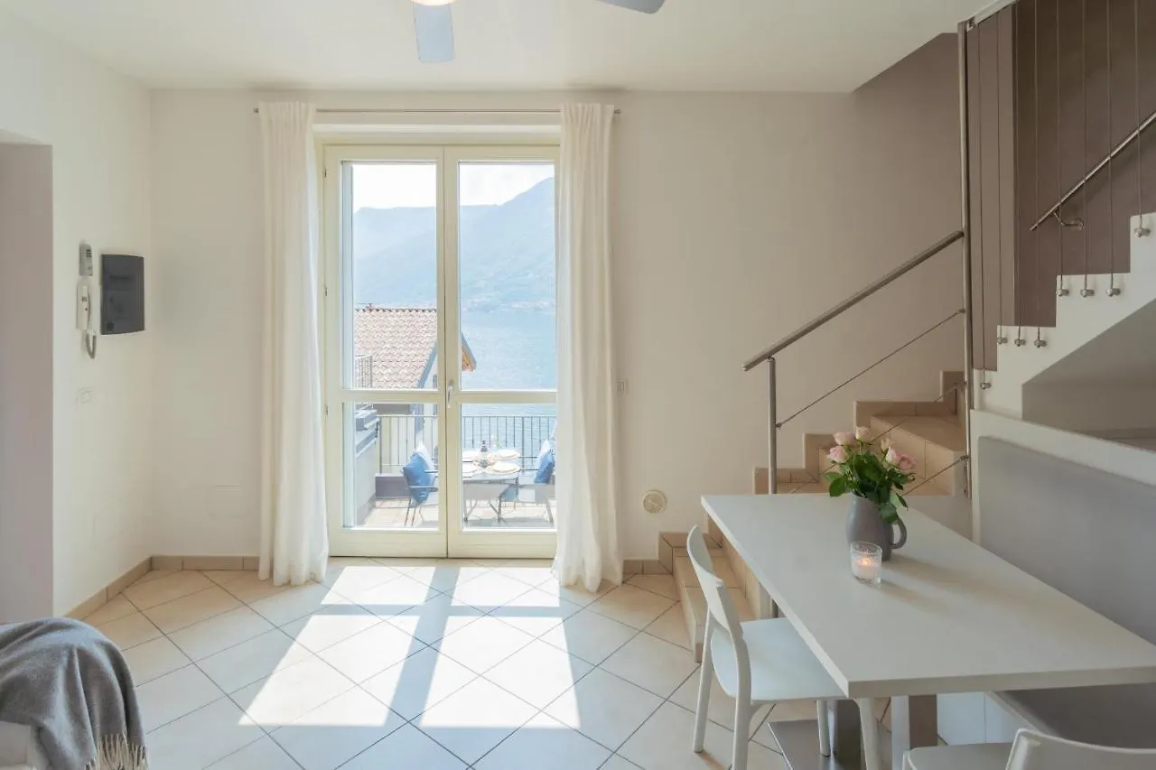 Blue Bliss Apartment By Rent All Como Colonno 0*,  İtalya