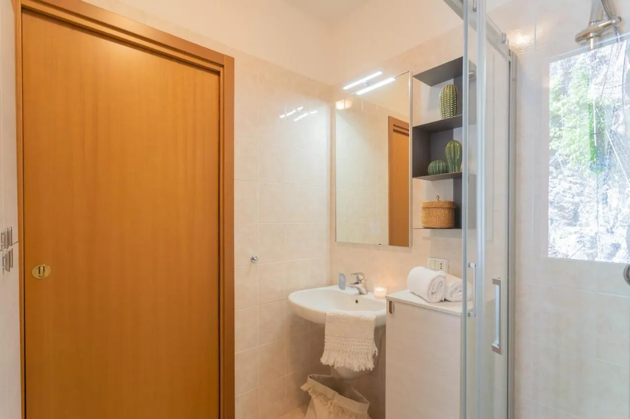 Blue Bliss Apartment By Rent All Como Colonno İtalya